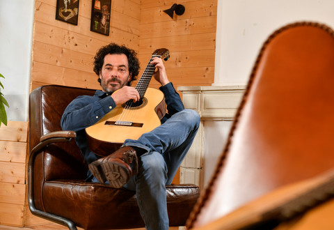 Portrait : Olivier Fautrat, en accord parfait - Olivier Fautrat musicien et professeur de guitare au conservatoire