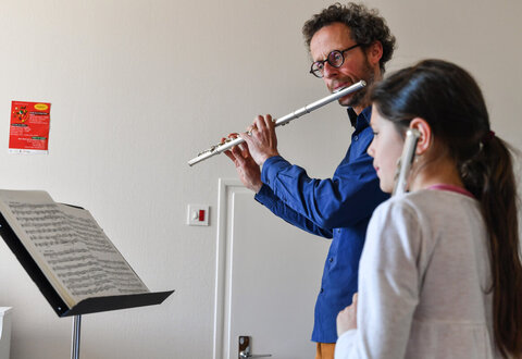 Journee d?un professeur de musique du conservatoire Auguste Tolbeque